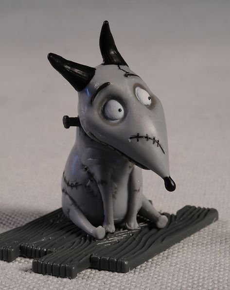 Horror Sculpture, Anime Shelf, Michael Crawford, Paper Mache Animals, Tim Burton Art, Tim Burton Films, Tim Burton Movie, Figure Collection, Plaster Art