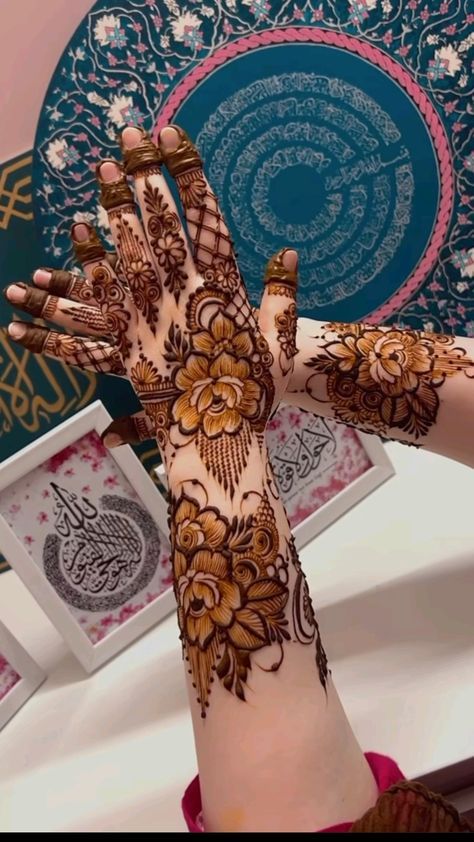 Flower Mehndi Designs, Henna Flower Designs, Mehndi Designs Bridal Hands, Rose Mehndi Designs, Beginner Henna Designs, Hilarious Tweets, Very Simple Mehndi Designs, Simple Mehndi Designs Fingers, Engagement Mehndi Designs