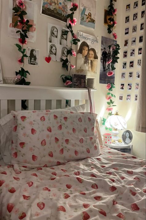 Lana Del Rey Aesthetic, Rey Aesthetic, Girly Room, Room Deco, Cute Room Ideas, Pretty Room, Dreamy Room, Room Design Bedroom, Dream Room Inspiration