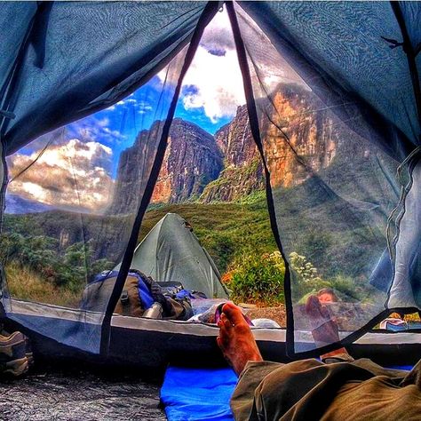 Me gustaría despertar todas las mañana con esta vista del Monte Roraima en Venezuela Monte Roraima, Mount Roraima, Tent View, Isla Margarita, Angel Falls, Hammock Camping, Central America, Insta Travel, Outdoor Bed