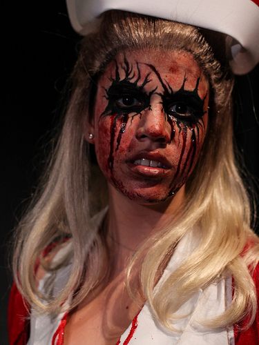 Scary Nurse Halloween Nurse Makeup, Nurse Makeup, Doctor Halloween, Halloween Costumes For 3, Scary Makeup, Halloween Nurse, Sfx Makeup, Halloween Makeup Looks, Halloween Haunt