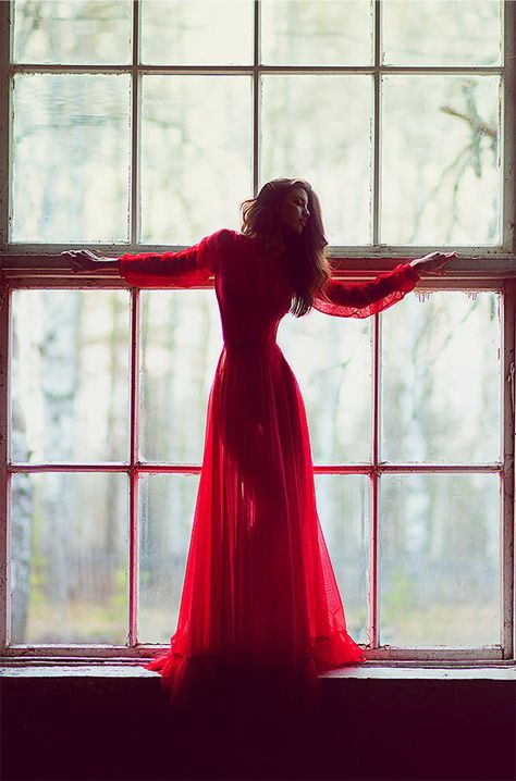 Try Using a Window for More Dramatic Portraits via @500px #phototips #photography Model Pose, Elizabeth Hurley, Long Red Dress, Foto Tips, Long Red, Christian Lacroix, 인물 사진, Photo Tips, Photoshoot Inspiration