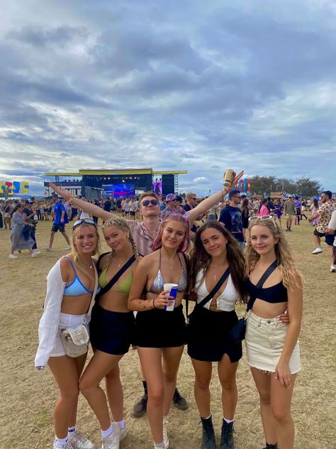 Rock Concert Festival Outfit, Summer Time Ball Outfits, Sundown Festival Outfits, Summersmash Outfits, Uk Music Festival Outfits, Festival Outfits Reading, Summer Festival Outfit Ideas 2023, Leeds Festival Outfits 2023, Festival Simple Outfit