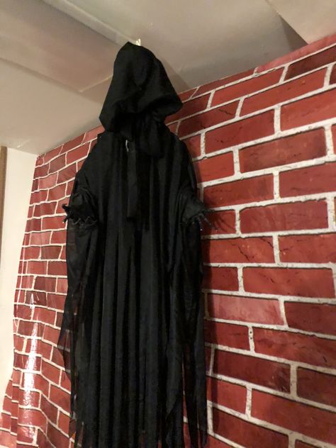 Dementor Diy, Diy Dementor, Harry Potter Dementors, Harry Potter Halloween Party, Cumpleaños Harry Potter, Harry Potter Halloween, Celebrity Look Alike, Diy Hanging, Harry Potter Party