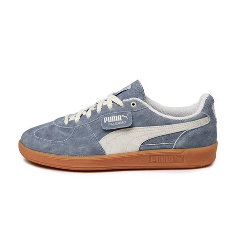 Puma Palermo, British Football, Sneaker Boutique, Baskets Nike, Shoe Inspo, Puma Sneakers, Aesthetic Shoes, Puma Shoes, Pumas Shoes