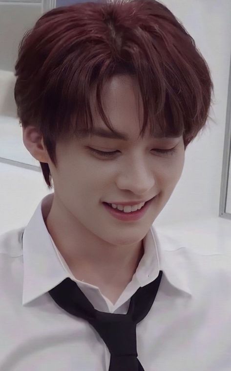 Lee Know Smile, Lee Know Cute, X Reader Imagines, Imagines Scenarios, Lee Minho Skz, Lee Minho Stray Kids, Kids Teeth, Smile Wallpaper, Do Cute