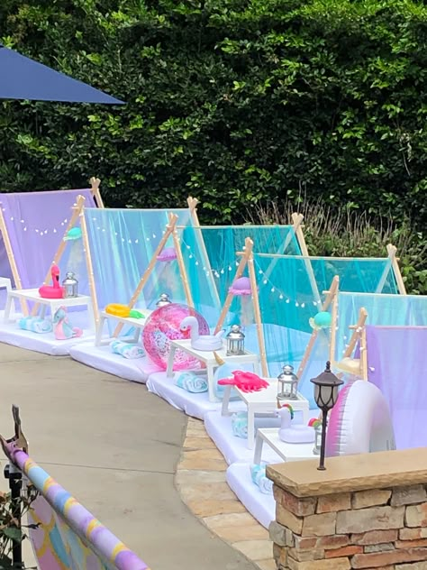 Pool Party Ideas Birthday, Cabana Pool Party, Slumber Party Decorations, Girls Sleepover Party, Sleepover Tents, Slumber Party Birthday, Birthday Sleepover Ideas, Girls Slumber Party, Pyjamas Party