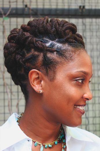 New York City | Hot Hair: Street Style High Ponytail With Bangs, Twisted Locs, Female Dreads Hairstyles, Hair High Ponytail, Locs Updo, Ponytail With Bangs, Female Dreads, Long Dreadlocks, Dreadlocks Styles