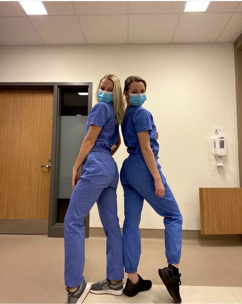 Medical Scrubs Aesthetic, Aesthetic Nurse Pics, Medstudent Aesthetic, Med Doctor, Nursing Goals, Nursing Motivation, Animals Horse, Nurse Inspiration, Nurse Aesthetic