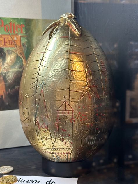 Golden egg Harry Potter Harry Potter Golden Egg, Harry Potter Lamp, Harry Potter Dragon, Harry Potter Room Decor, Diy Aesthetic, Golden Egg, Goblet Of Fire, Harry Potter Room, Harry Potter Crafts