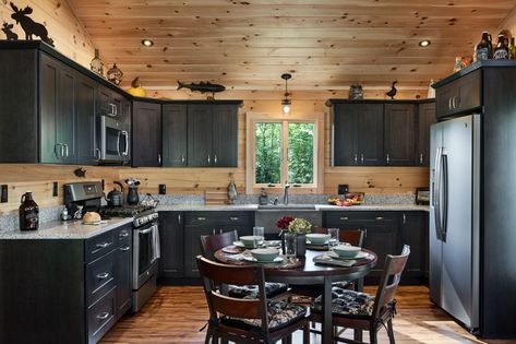 Black Kitchen Cabinets With Wood Floors, Log Cabin Interior Paint Colors, Log Cabin Kitchens, Log Cabin Kitchen, Log Home Kitchen, Cabin Homes Interior, Tiny Log Cabin, Log Home Interior, Log Home Kitchens