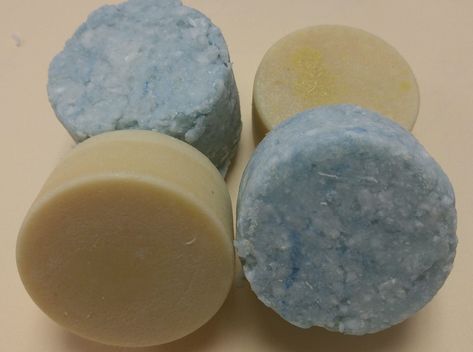 Skincare Workshop, Conditioner Bar Recipe, Diy Shampoo Bar, How To Treat Dandruff, Ph Balanced Shampoo, Shampoo Bar Recipe, Homemade Body Care, Conditioner Bars, Solid Shampoo Bar