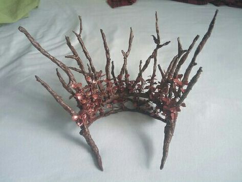 Tree Headpiece Diy, Diy Headpiece Crown, Twig Crown Diy, Twig Headpiece, Faerie Crown, Stick Crown, Branch Crown, Branch Headpiece, Diy Headpiece