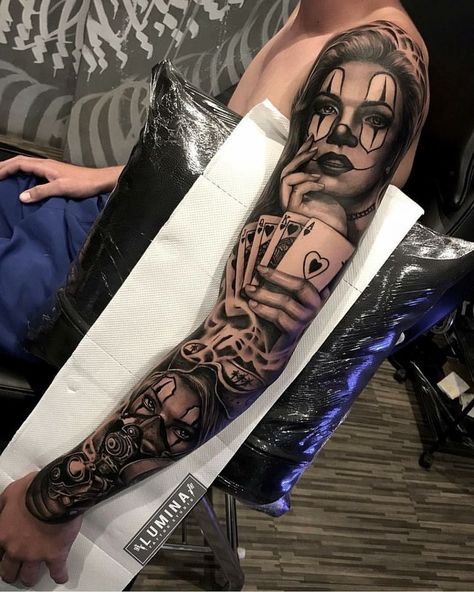 Chicanas Tattoo, Chicano Tattoos Sleeve, Catrina Tattoo, Full Leg Tattoos, Card Tattoo Designs, Girl Face Tattoo, Girls With Sleeve Tattoos, Clown Tattoo, Men Tattoos Arm Sleeve