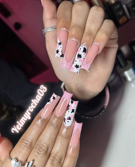 Pink Vaquita Nails, Blue Cow Print Nail Ideas, Pink Cowprint Nails Acrylic, Pink Cow Print Nails Acrylic, Pink Cowprint Nails, Vaquita Nails, Vaquera Nails, Pink Cow Nails, Pink Cow Print Nails