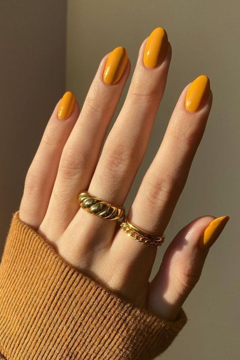 honey mustard yellow nails New Years Nail Designs, Yellow Nails Design, Thanksgiving Nail Designs, Yellow Nail, Simple Fall Nails, Smink Inspiration, Makijaż Smokey Eye, Thanksgiving Nails, New Year's Nails