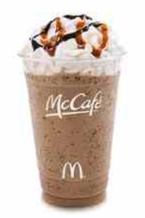 McDonalds chocolate chip frappe Frappe Recipe Mcdonalds, Mcdonalds Copycat Recipes, Chocolate Chip Frappe, Frappe Recipe, Mocha Frappe, Mcdonald's Restaurant, Copycat Restaurant Recipes, Frozen Drinks, Smoothie Drinks