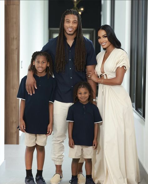 Black Couple Coordinating Outfits, Beautiful Black Families, Classy Family Photos, Family Photos Black People, Family Photo Ideas Black Family, Family Photo Outfits Black People, Interracial Family Photos, Black Family Photoshoot, Matching Kids Outfits