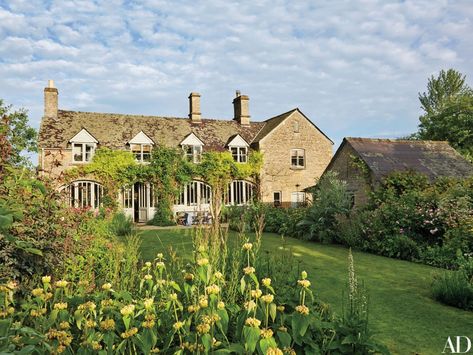 Amanda Brooks Invites Us Inside Her Dreamy English Country Home | Architectural Digest Amanda Brooks, English Estate, Glam Pad, England Homes, Casa Country, English Country Style, English Manor, Style Cottage, English Country House