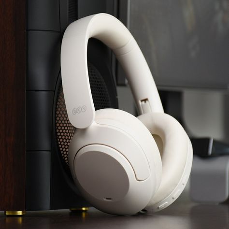 The reputation of QCY H4 in the market is quite good. In addition to supporting multi-scene noise canceling mode, it also has Hi-Res certification, 70 hours battery life and so on. The overall cost-performance is still good. Headphone Noise Cancelling, Voice Assistant, Bluetooth Device, Active Noise Cancellation, In Addition, Earmuffs, Noise Cancelling, Battery Life, Bag Storage