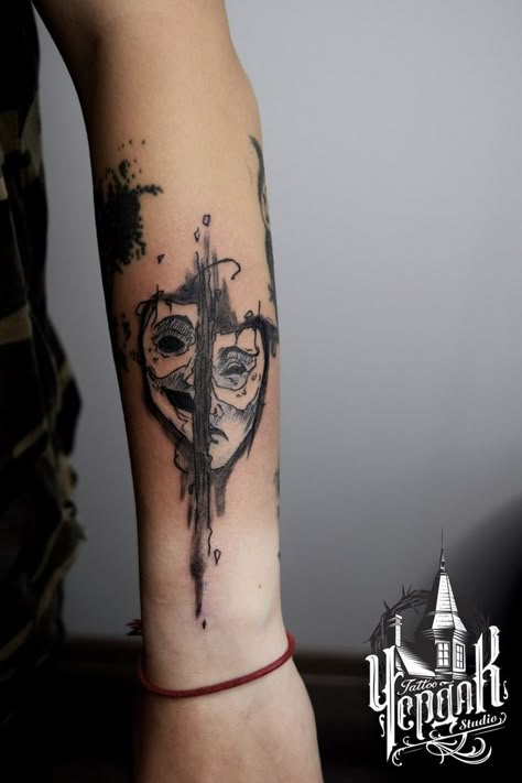 Mask Tattoos, Tatuagem Masculina Pequena, Sketch Style Tattoos, Tattoo On Forearm, Forarm Tattoos, Gemini Tattoo, Creepy Tattoos, Geniale Tattoos, Mask Tattoo