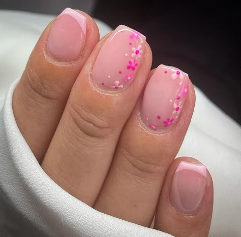 French Tip With Flowers Nails, Pink French Tip With Flowers, French Tip With Flowers, Natural Short Nails, Nails With Flowers, Pink French Tip, Nails Floral, Flowers Nails, Pink Bubblegum