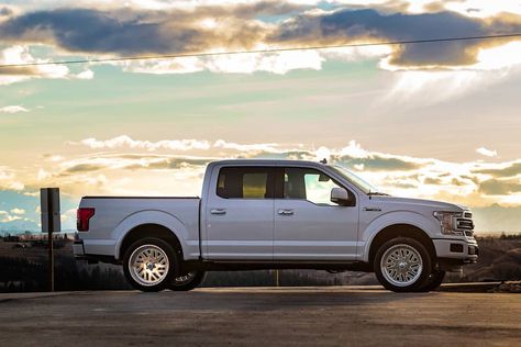 No words.  #regram via @9teentimited 1986 Ford F250 4x4, American Force Wheels, Lifted Ford F150 97-03, 1971 Ford F-250, Navy Air Force, Military Appreciation, Lincoln Cars, Vehicles For Sale, Ford Raptor