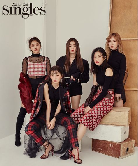 SINGLES Magazine (December 2017) - Red Velvet | 레드벨벳 | photoshoot | Irene | Seulgi | Wendy | Joy | Yeri Group Coordinating Outfits, Red Velvet Photoshoot, Red Velet, Coordinating Outfits, Typography Layout, Red Velvet Irene, Jennie Lisa, Kpop Girl Groups, Look Cool