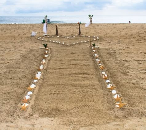 Bamboo Wedding Arch, Wedding Arch Rental, Bamboo Wedding, Beach Wedding Aisles, Beach Wedding Arch, Diy Bamboo, Simple Beach Wedding, Wedding Arbors, Wedding Setup