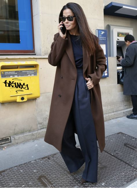 Brown Coat Outfit, Fashion Week Fall 2023, Barbara Martelo, Luxury Street Style, Dressy Casual Outfits, Brown Outfit, Classy Work Outfits, Workwear Fashion, Style Looks