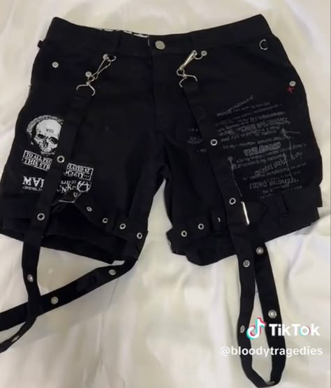 Goth Summer Outfits Men, Masc Shorts, Tripp Shorts, Goth Outfits Men, Summer Goth Outfits, Boxer Shorts Outfit, Goth Shorts, Frilly Shorts, Gothic Shorts