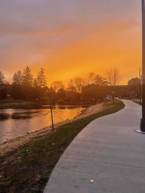 Iowa State Aesthetic, Iowa State University Aesthetic, Iowa Aesthetic, Bday Collage, Iowa Sunset, Ames Iowa, American States, Pinterest Contest, Iowa State University