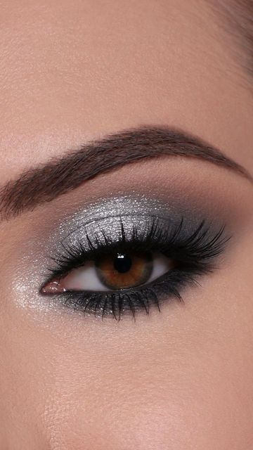 Smokey Cat Eye Makeup, Cat Eye Makeup Tutorial, Grey Eye Makeup, Black Smokey Eye Makeup, Silver Eye Makeup, Grey Makeup, Silver Makeup, Date Night Makeup, Prom Eye Makeup