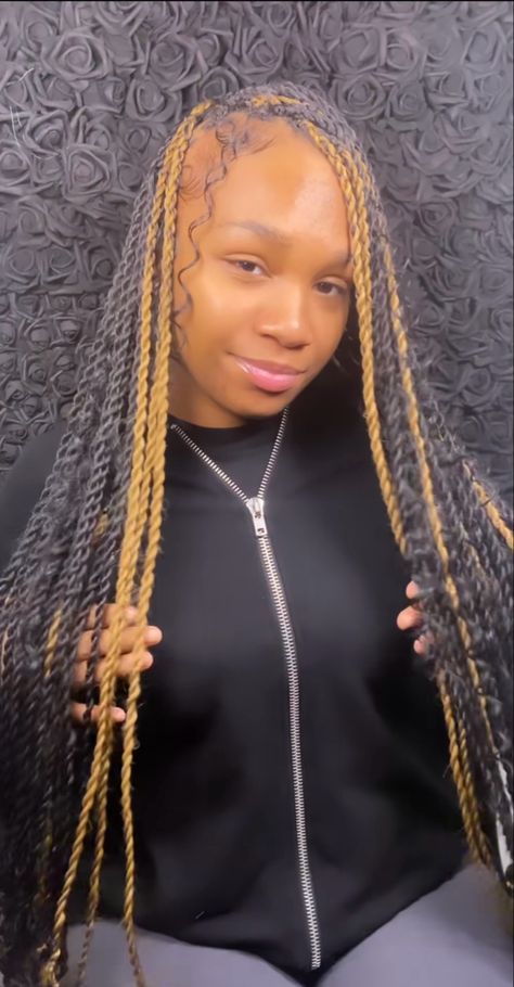 Island Twist With Color, Twist With Color, Island Twist, African Hair Wrap, Big Box Braids Hairstyles, Instagram Baddie, Cute Braided Hairstyles, Braids Hairstyles Pictures, Cute Box Braids Hairstyles