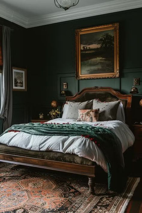 Dark Academia Bedroom Ideas, Dark Academia Interior, Academia Bedroom, Feminine Bedroom, Dark Bedroom, Dark Home Decor, Black Bedroom, Green Walls, Romantic Bedroom