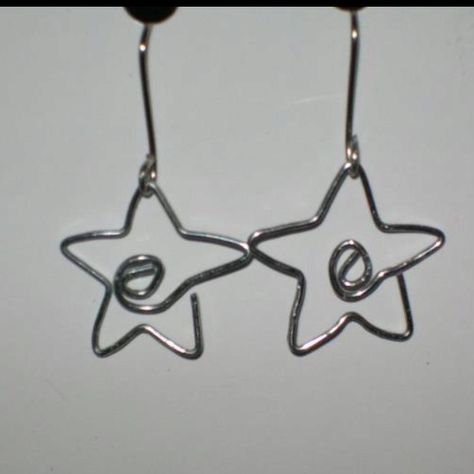 Paper Clip Earrings Diy, Things To Make With Paper Clips, Diy Star Earrings, Paper Clip Rings, Paper Clip Star, Paper Clip Earring, Paper Clip Jewelry, Paper Clip Ring, Paper Clip Earrings