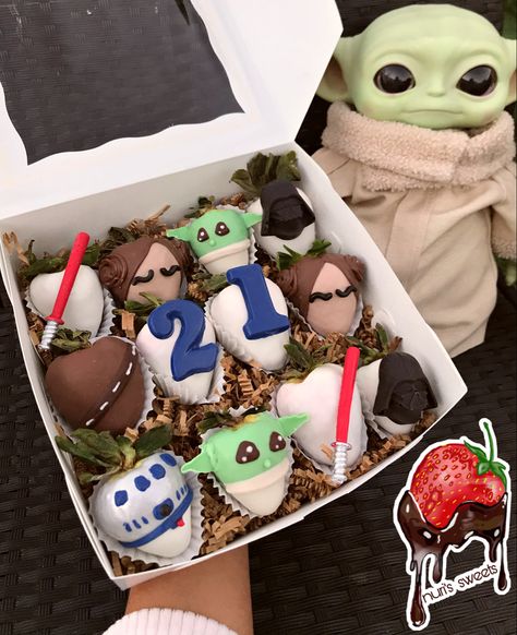 Star Wars chocolate covered strawberries including R2D2, Chewbacca, Princess Leia, Darth Vader, Baby Yoda, and Red Light sabers! For a guy’s 21st birthday Star Wars Strawberries, Starwars Strawberries, Baby Yoda Chocolate Covered Strawberries, Minecraft Chocolate Covered Strawberries, Star Wars Chocolate Covered Strawberries, Happy Father’s Day Chocolate Covered Strawberries, Father’s Day Breakable Hearts, Star Wars Chocolate, Birthday Cale