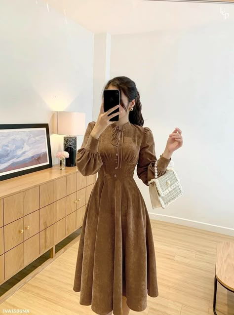 Women Dresses Classy, Spring Fits, Korean Fashion Dress, Muslim Fashion Outfits, Pretty Top, Classy Dress Outfits, Vestidos Vintage, Fashion Attire, Fashion Dresses Casual