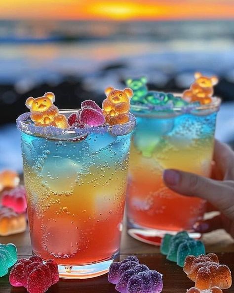 Gummy Bear Cocktail, Gummy Bear Drink, Bear Cocktail, Cheesy Ranch Potatoes, Rainbow Drinks, Fun Summer Drinks, Colorful Drinks, Catering Ideas Food, Colorful Cocktails