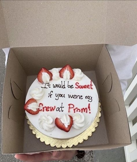 Prom Proposal Ideas, Prom Posals, Best Friend Cake, Creative Prom Proposal Ideas, Dance Posters, Prom Proposals, Cute Prom Proposals, Bday Gifts, Friends Cake