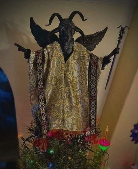 Satanic Christmas, Pagan Christmas, Bachelorette Pad, Creepy Christmas, Deep Art, Tree Topper, Home Room Design, Tree Toppers, Yule