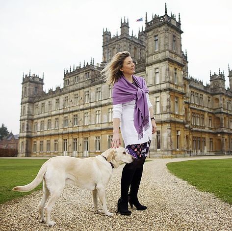 The Real Downton Abbey, Downton Abbey Movie, Pets Aesthetic, Castle England, British Aristocracy, Julian Fellowes, Dowager Countess, Highclere Castle, Golden Labrador