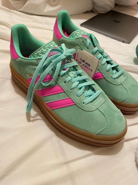 Green And Pink Sambas, Pink And Green Adidas, Green Adidas Shoes, Cute Nike Outfits, Green Adidas, Winter Fashion Outfits Casual, Adidas Shoes Women, Adidas Spezial, Fancy Shoes