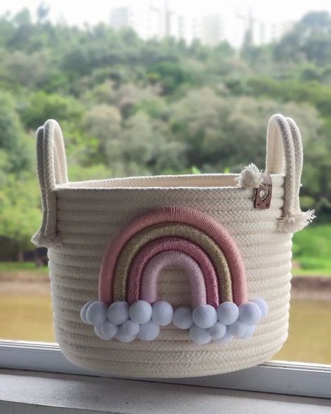 Macrame Baskets, Creative Baby Gifts, Christmas Angels Diy, Diy Rope Basket, Crochet Storage Baskets, Basket Weaving Patterns, Rope Projects, Diy Boho Decor, Knitted Wire