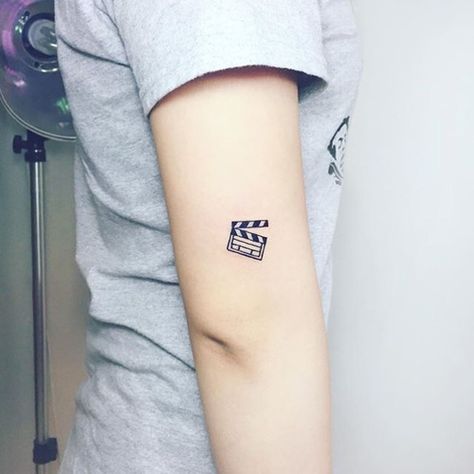 Pinterest: Kblyigit Camera Tattoos, Movie Tattoo, Movie Tattoos, Tattoo Trend, Camera Tattoo, Theme Tattoo, Tattoo Designs And Meanings, Small Tattoo Designs, Tattoo Trends