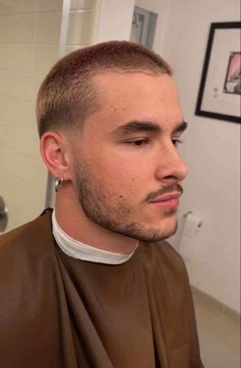 Straight Hair Buzzcut Men, Buzzcut Mohawk, Buzz Cuts Men, Buzz Cut For Round Face Men, Widows Peak Buzzcut, Blonde Buzzcut, Buzz Cut Oval Face Men, Batman Haircut, Men’s Buzz Cut Dyed