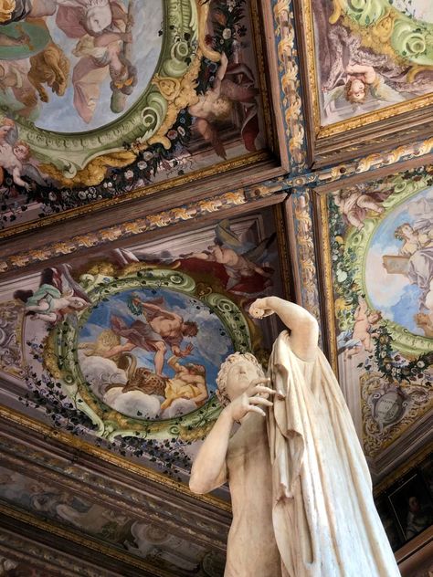 Florence Italy Uffizi Gallery, The Uffizi Gallery, Florence Art Aesthetic, Italian Museum Aesthetic, Italy Art Museums, Uffizi Gallery Aesthetic, Florence Aesthetic Italy, Florence Core, Italy Presentation