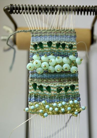 heather-beads: textured tale -  a mixture of traditional textile and bead weaving done on a bead loom. Weaving Machine, Loom Jewelry, Beading Crafts, Beading Techniques, Weaving Textiles, Weaving Projects, Bead Loom Patterns, Textile Jewelry, Beading Projects