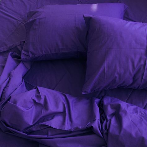 Purple Bed Sheets Aesthetic, Purple Bed Aesthetic, Purple Sleep Aesthetic, Purple Bedsheet, Purple Sheets, Hogwarts Bedroom, Purple Bed Sheets, Dorm Vibes, Superhero Wall Decals