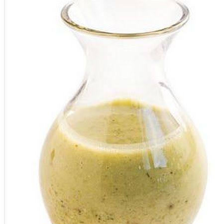 PISTACHIO OIL VINAIGRETTE Pistachio Oil Recipes, Pistachio Vinaigrette, Healthy Dressings, Healthy Munchies, Food Savory, Vinaigrette Recipe, Vinaigrette Recipes, Homemade Salads, Vinaigrette Dressing